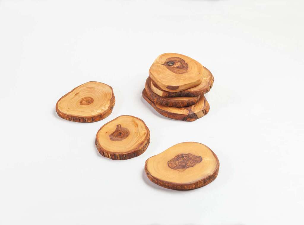 Olive wood coaster, approx. 8–10 cm