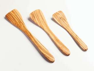 Small olive wood spatula, approx. 25 cm