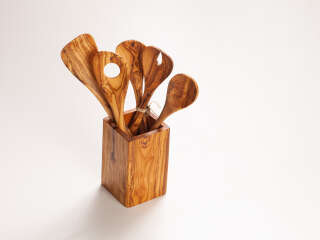 Küchenutensilienhalter aus Olivenholz, ca. 16 cm hoch
