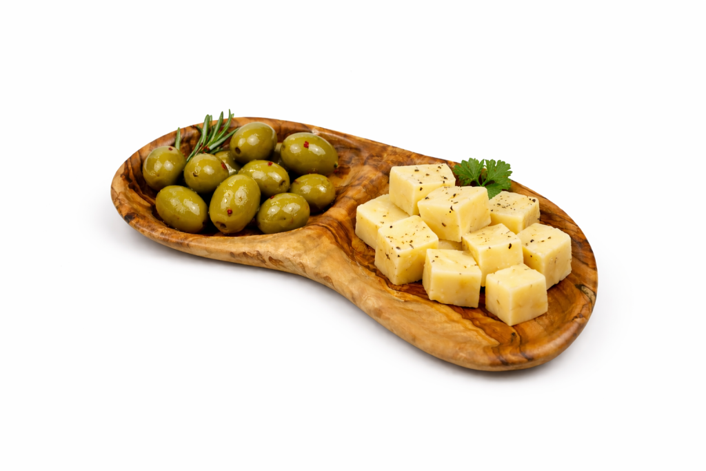 Kleiner Tapas- und Vorspeisenteller aus Olivenholz